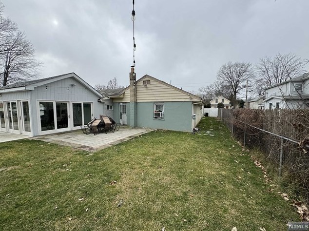 32 Maiden Ln, Little Ferry NJ 07643-2136 exterior