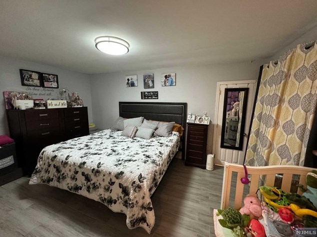 32 Maiden Ln, Little Ferry NJ 07643-2136 exterior