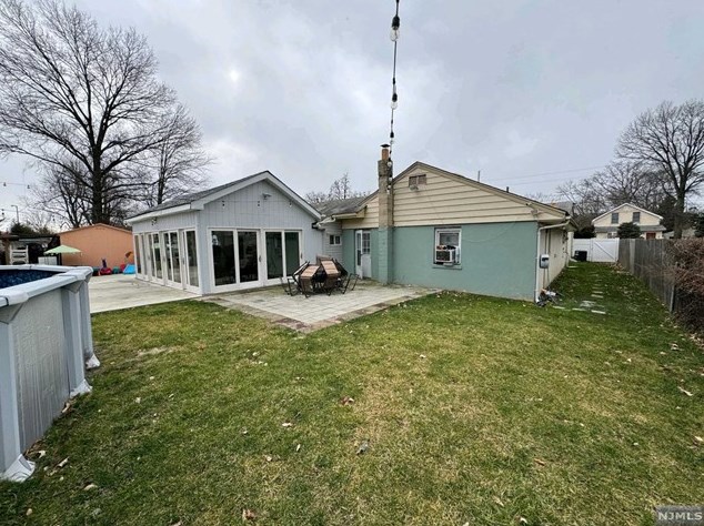 32 Maiden Ln, Little Ferry NJ 07643-2136 exterior