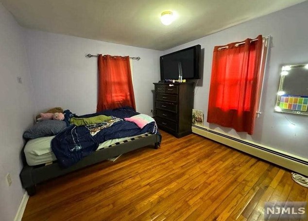 32 Maiden Ln, Little Ferry NJ 07643-2136 exterior