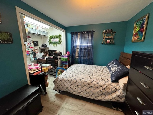 32 Maiden Ln, Little Ferry NJ 07643-2136 exterior