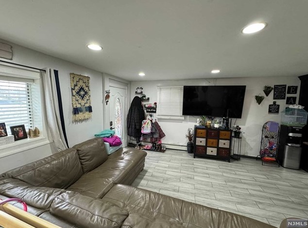 32 Maiden Ln, Little Ferry NJ 07643-2136 exterior