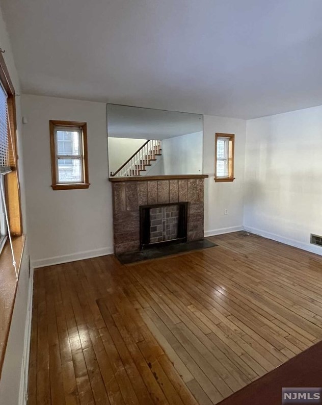 26 Hillcrest Ave, West Fort Lee NJ  07024-3932 exterior
