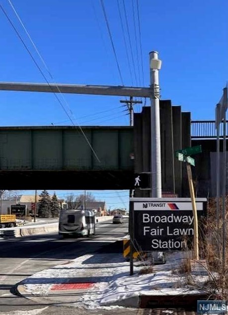 26 Dapp Ct, Elmwood Park NJ  07407-3301 exterior