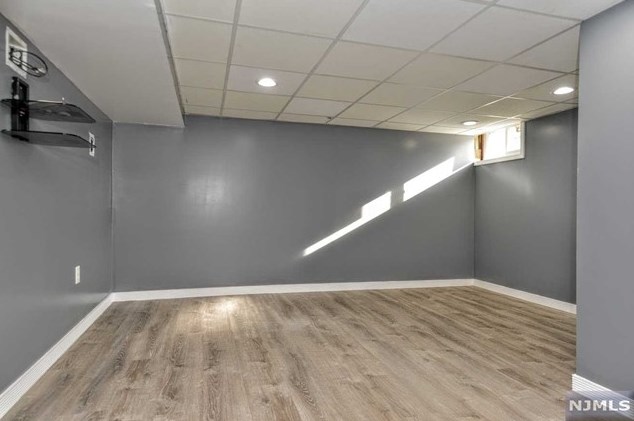 26 Dapp Ct, Elmwood Park NJ  07407-3301 exterior