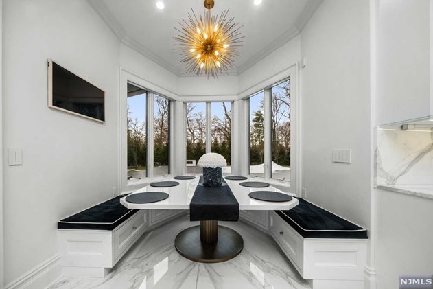 11 Edgewood St, Tenafly NJ  07670-2909 exterior