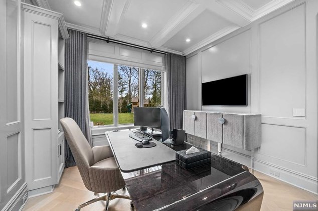 11 Edgewood St, Tenafly NJ  07670-2909 exterior