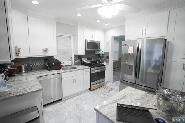 320 Marguerite St, N Milford NJ  07646-1306 exterior