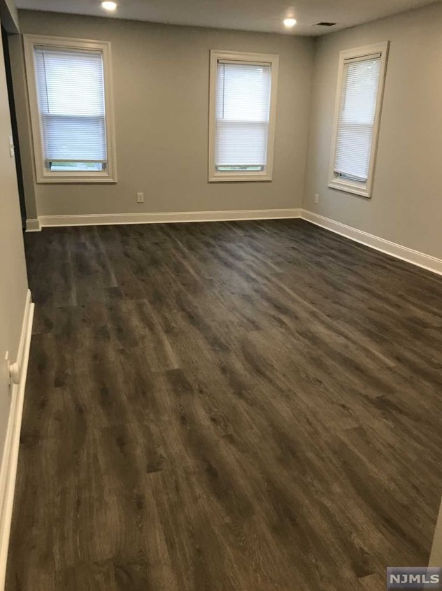 421 Boulevard, N Milford NJ  07646-1918 exterior