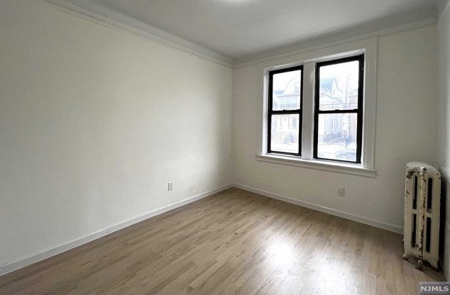 7306 Park Ave Apt 4, North Bergen, NJ 07047