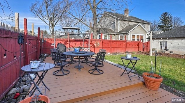 81 Lakeside Ave, Pompton Lakes NJ  07442-1741 exterior