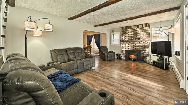 81 Lakeside Ave, Pompton Lakes NJ  07442-1741 exterior