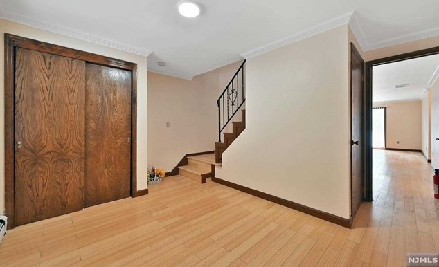 27 Beech St, Hillsdale NJ  07642-2542 exterior