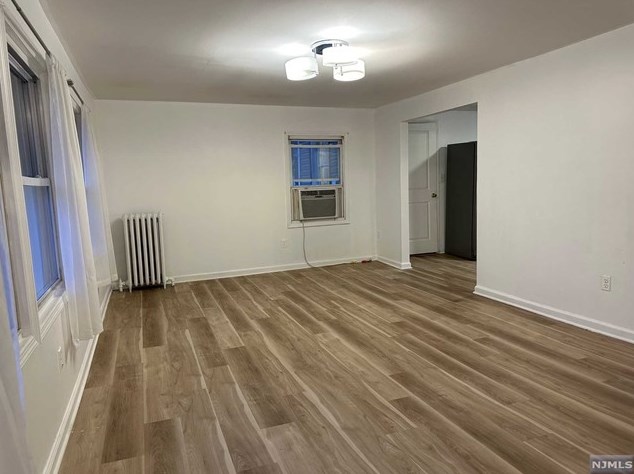 196 Forest Ave, Teaneck NJ  07666-5850 exterior