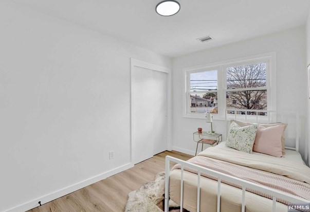 150 Meadow Ln, Secaucus NJ  07094-4338 exterior