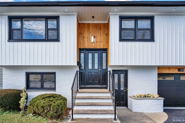 150 Meadow Ln, Secaucus NJ  07094-4338 exterior