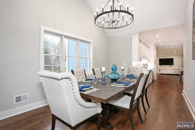 36 Amy Ct, Westwood NJ  07677-8001 exterior