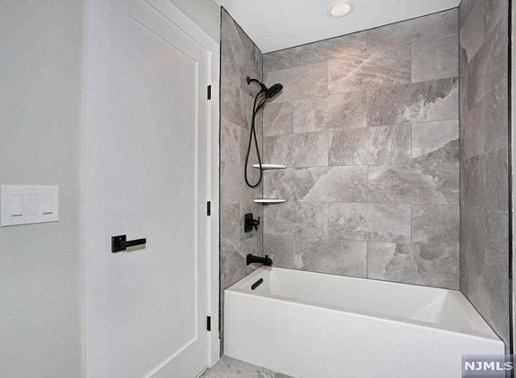 36 Amy Ct, Westwood NJ  07677-8001 exterior