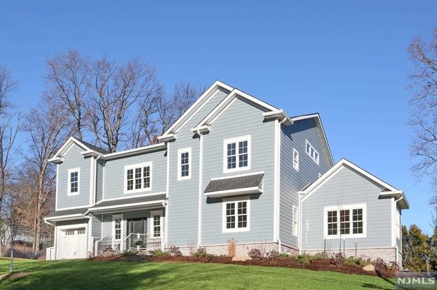 36 Amy Ct, Westwood NJ  07677-8001 exterior