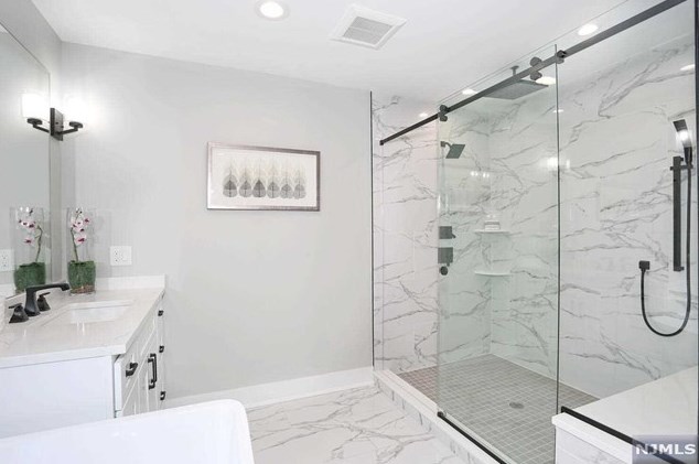 36 Amy Ct, Westwood NJ  07677-8001 exterior