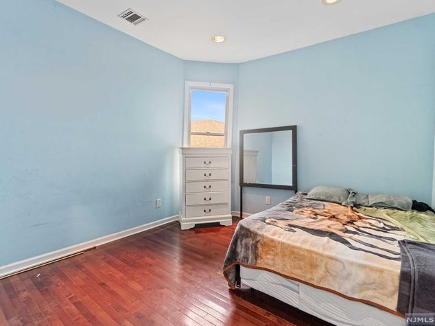 84 Palisade Ave, Cliffside Park NJ  07010-1038 exterior