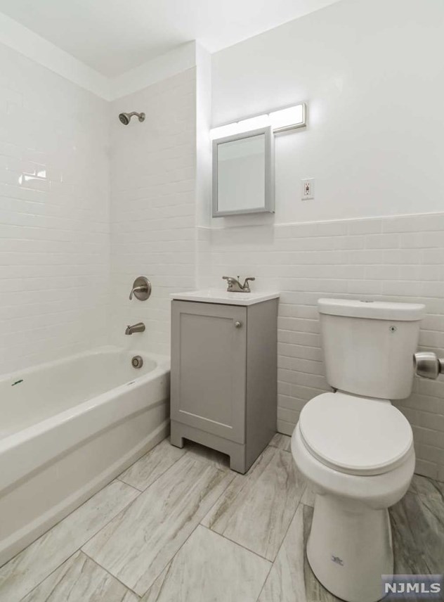 260 Vermont Ave, Irvington NJ 07111-2614 exterior