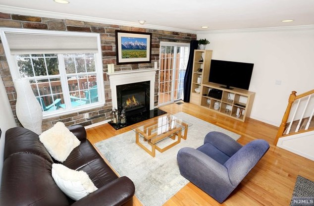 144 Mountainside Dr, Pompton Falls NJ  07442-1757 exterior