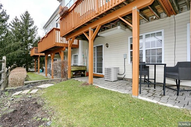 144 Mountainside Dr, Pompton Falls NJ  07442-1757 exterior