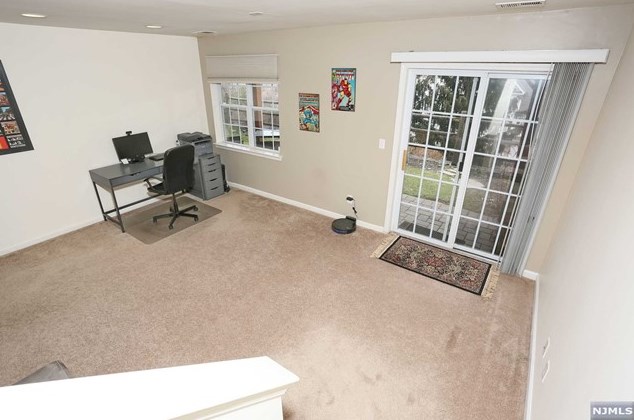 144 Mountainside Dr, Pompton Falls NJ  07442-1757 exterior