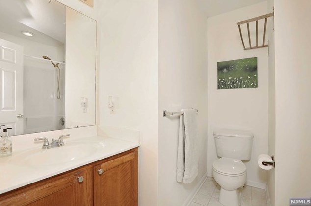 144 Mountainside Dr, Pompton Falls NJ  07442-1757 exterior