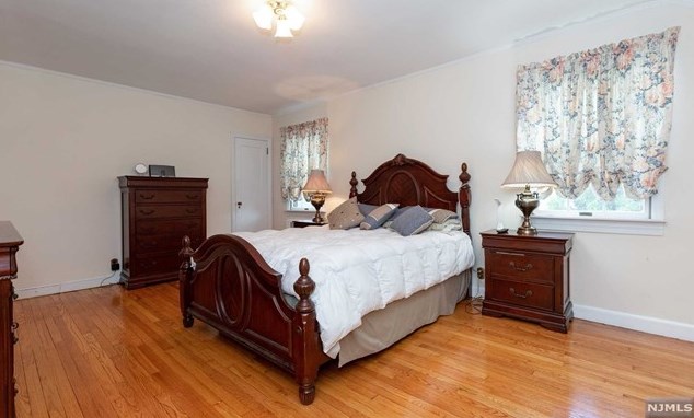 34 Carlton Pl, Rutherford NJ  07070-1120 exterior