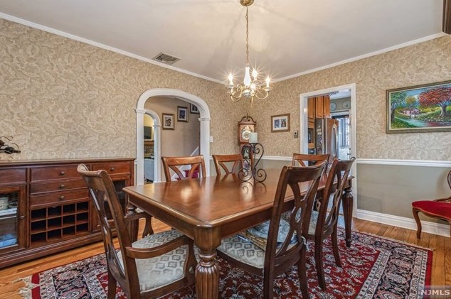 34 Carlton Pl, Rutherford NJ  07070-1120 exterior