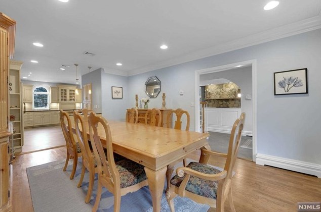 852 Hillsdale Ave, Hillsdale NJ  07642-1233 exterior