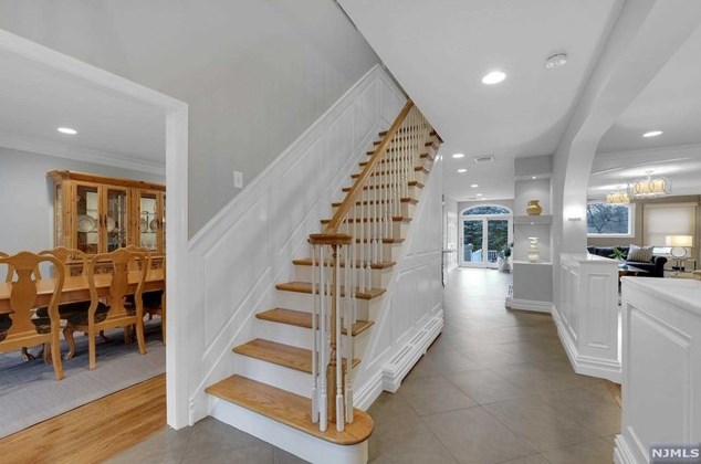 852 Hillsdale Ave, Hillsdale NJ  07642-1233 exterior
