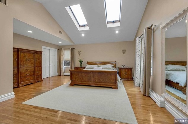 852 Hillsdale Ave, Hillsdale NJ  07642-1233 exterior