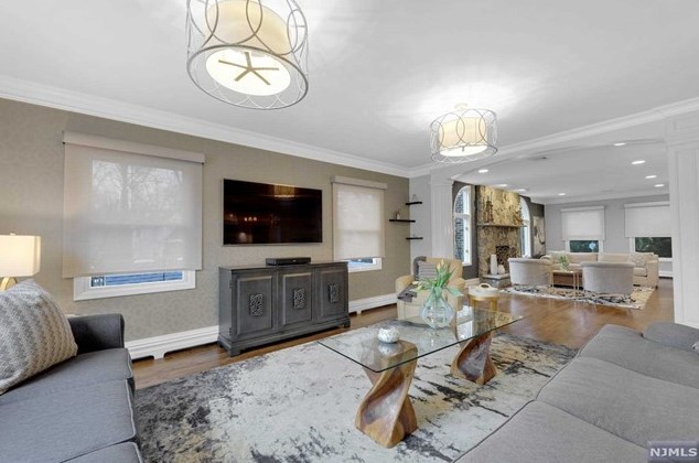 852 Hillsdale Ave, Hillsdale NJ  07642-1233 exterior