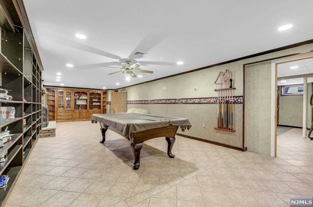 852 Hillsdale Ave, Hillsdale NJ  07642-1233 exterior