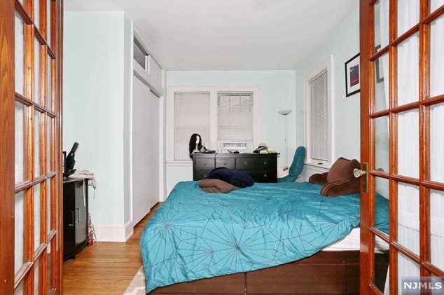 37 Maple Ave, Park Ridge NJ 07656-2148 exterior