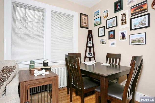 37 Maple Ave, Park Ridge NJ 07656-2148 exterior