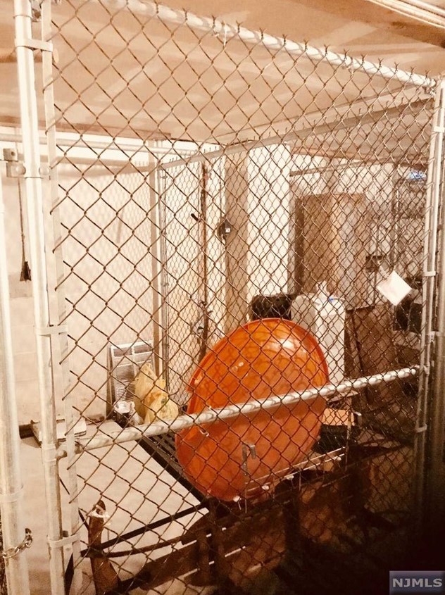 250 Grant Ave, Lyndhurst NJ 07071-1927 exterior