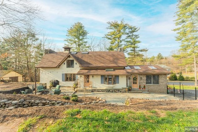50 Jacquelin Ave, Ho Ho Kus NJ  exterior