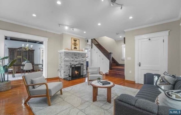 14 Montross Ave, Rutherford NJ  07070-1106 exterior