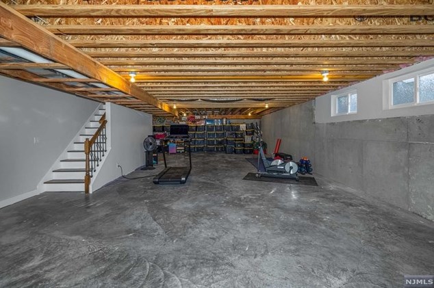15 4th St, Wood-Ridge NJ  07075-2205 exterior