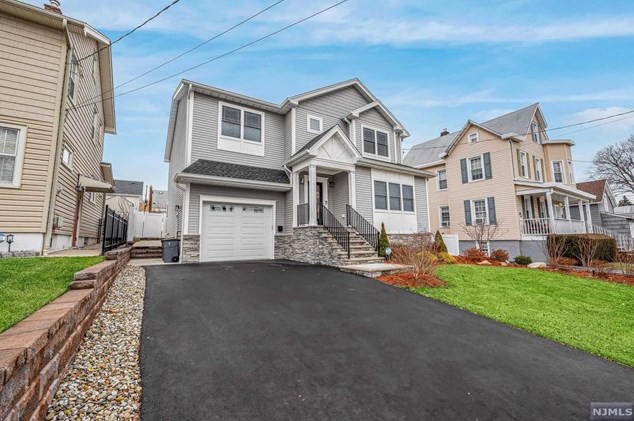 15 4th St, Wood-Ridge NJ  07075-2205 exterior