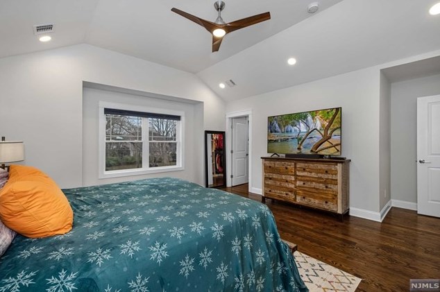 15 4th St, Wood-Ridge NJ  07075-2205 exterior
