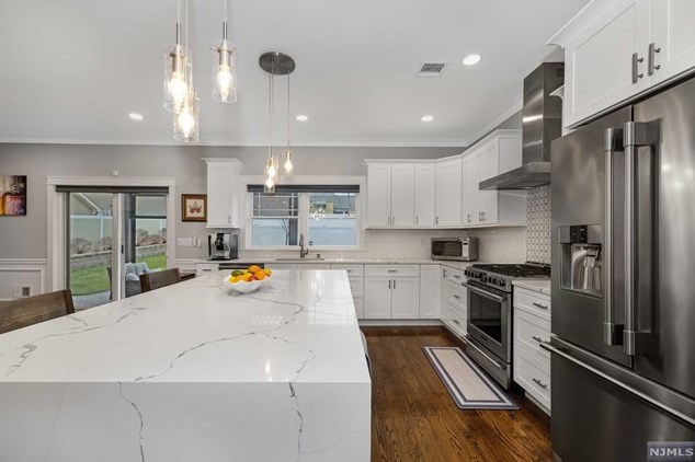 15 4th St, Wood-Ridge NJ  07075-2205 exterior