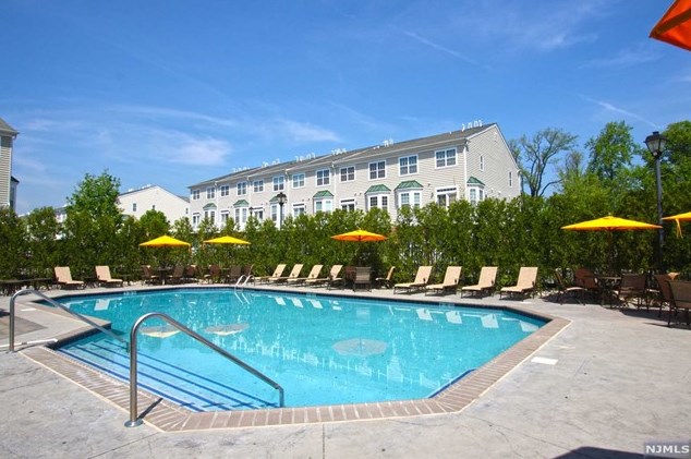 1515 Hamilton St, Belleville NJ 07109-5346 exterior