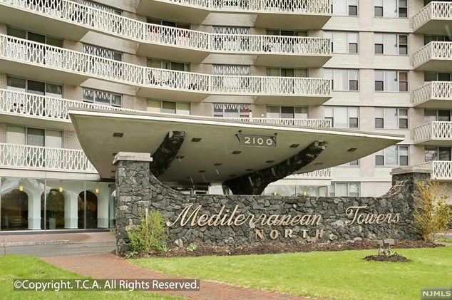 2100 Linwood Ave, West Fort Lee NJ  07024-3101 exterior