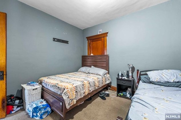 226 Riverview Pl, Cliffside Park NJ 07010-1113 exterior