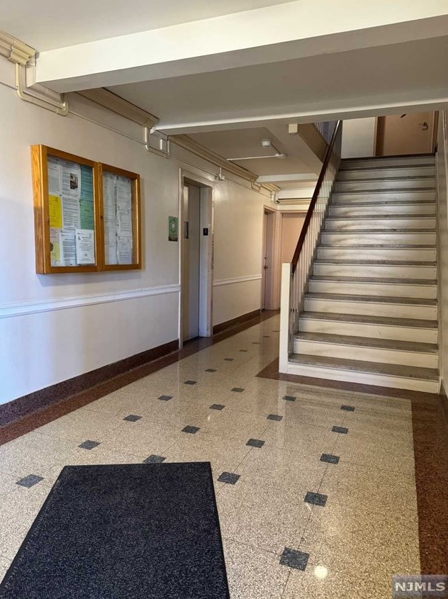 410 Fairview Ave, West Fort Lee NJ 07024-3802 exterior